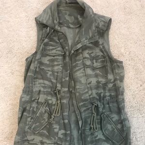 Maurices Jackets & Coats - Maurices camo vest. Maurices Jackets & Coats - Maurices camo vest.